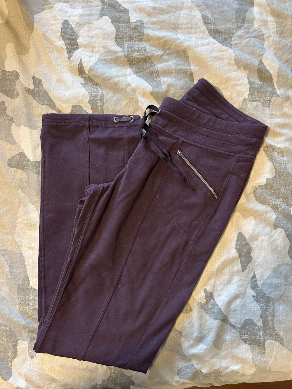 Athleta Metro Drawstring Track Pants in Deep Plum